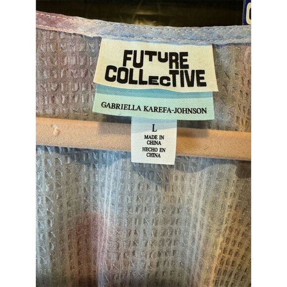 Future Collective Women's Watercolor Geometric Smocked Blouse Size Large - Picture 3 of 10